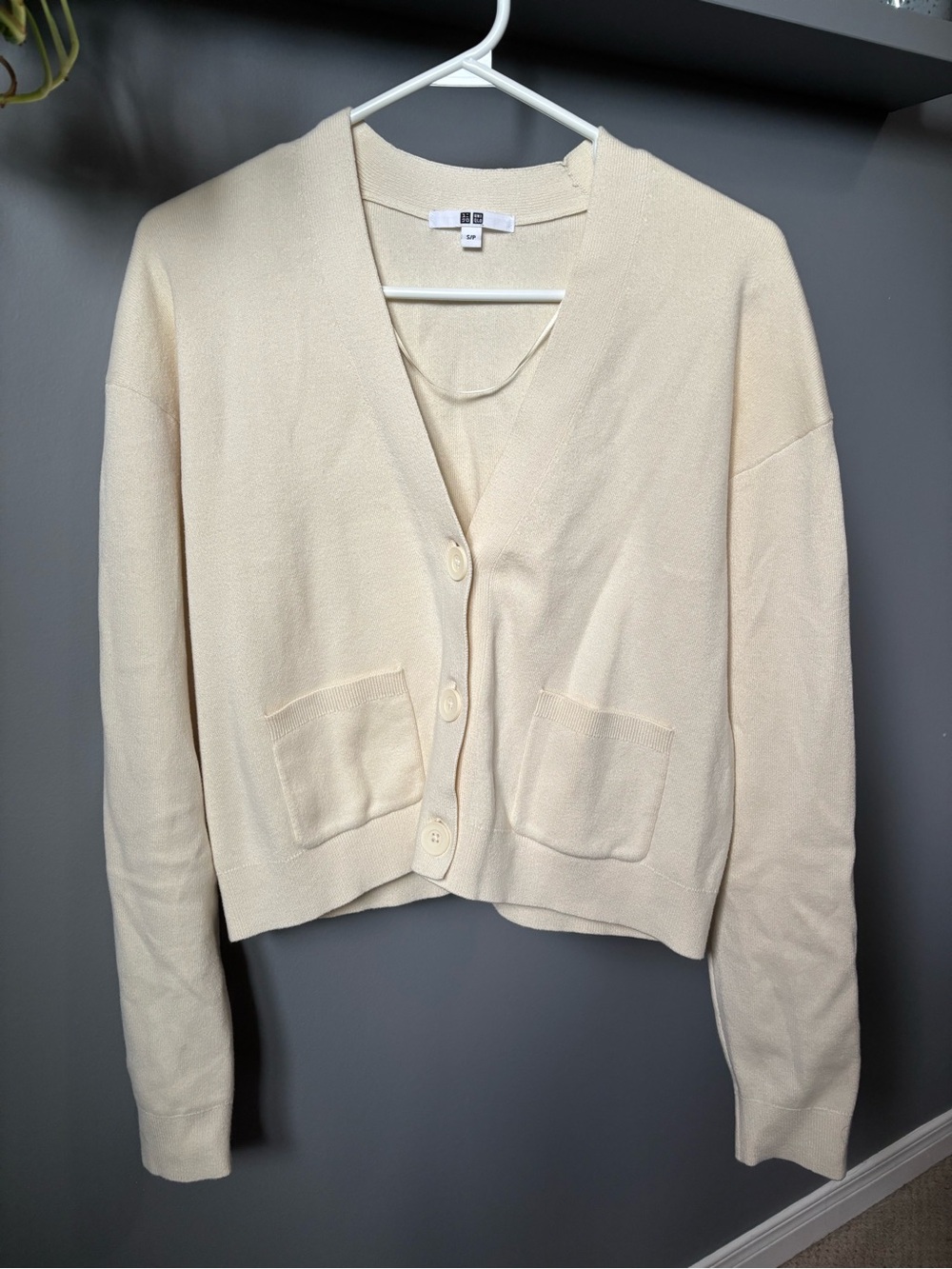 NWOT Uniqlo Smooth Cotton V Neck Short Cardigan